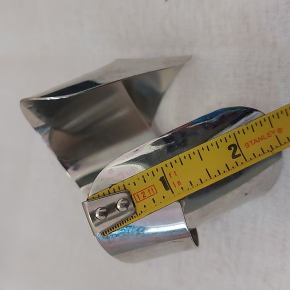 Unusual Design Structured Silver Tone Wide Bangle Bracelet Sleek Modernist - Picture 10 of 11